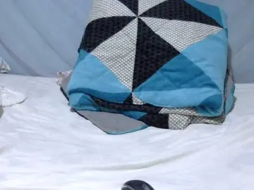 Petitetessy3  live sex cam