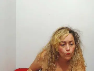 Ariellth  live sex cam