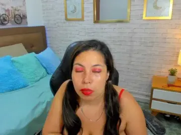 Nikki-nikoll  live sex cam