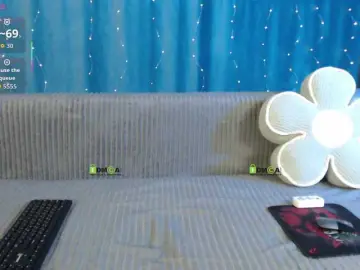 -Moonlyss-  live sex cam