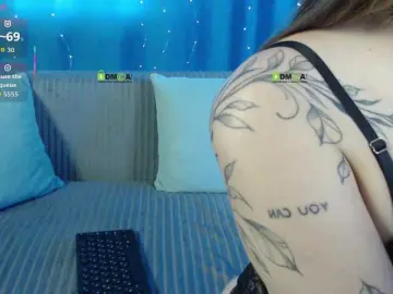 -Moonlyss-  live sex cam