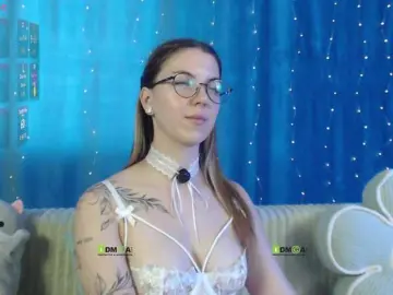 -Moonlyss-  live sex cam