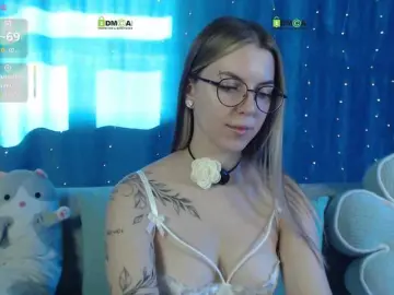 -Moonlyss-  live sex cam