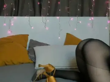 IninityKitty  live sex cam