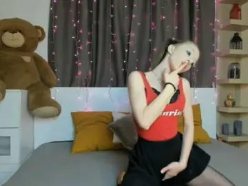 IninityKitty  live sex cam