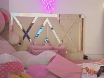 SABRINA-TAY  live sex cam