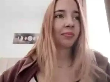 VioletteReeves  live sex cam