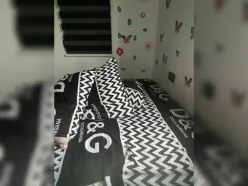 CharmingAura2  live sex cam