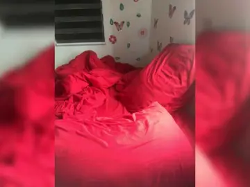 CharmingAura2  live sex cam