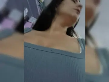 Roussemelinda  live sex cam