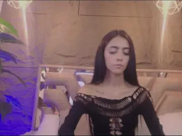 Coraliinee  live sex cam