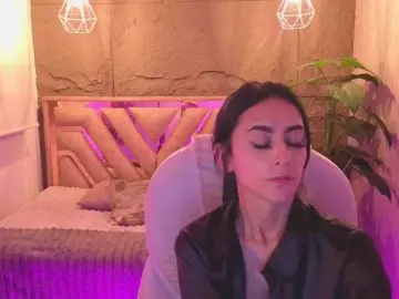 Coraliinee  live sex cam