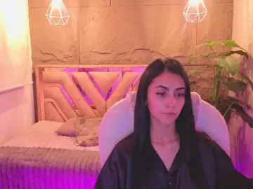 Coraliinee  live sex cam