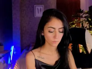 Coraliinee  live sex cam