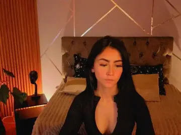 Coraliinee  live sex cam