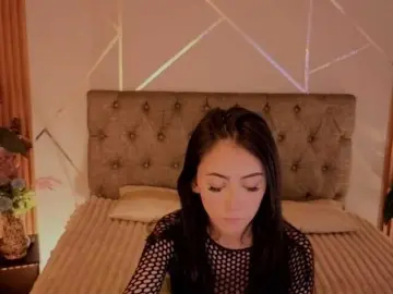 Coraliinee  live sex cam