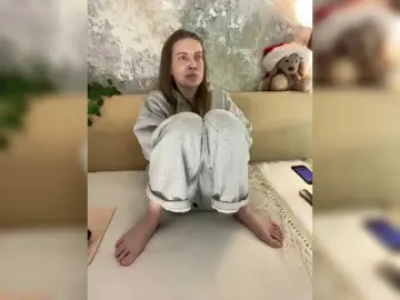 Incredible123  live sex cam