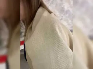 Incredible123  live sex cam