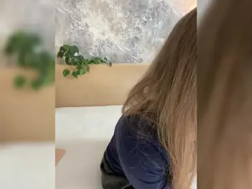 Incredible123  live sex cam