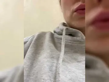 Incredible123  live sex cam