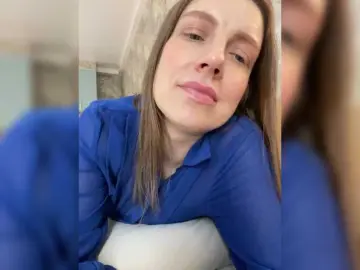 Incredible123  live sex cam