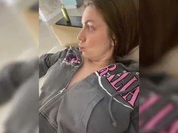 Incredible123  live sex cam