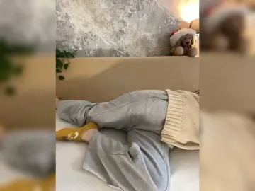 Incredible123  live sex cam