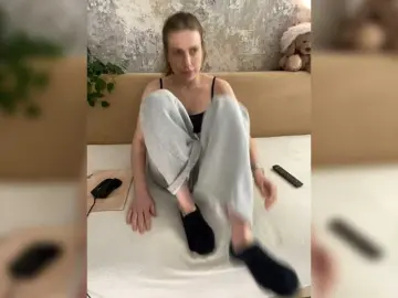 Incredible123  live sex cam