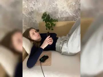 Incredible123  live sex cam