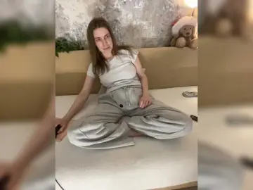 Incredible123  live sex cam