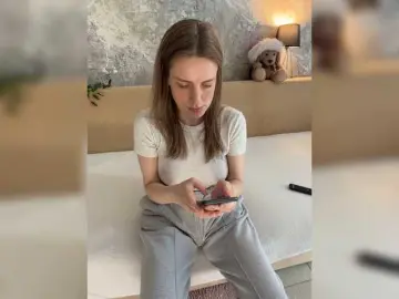 Incredible123  live sex cam