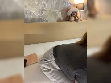Incredible123  live sex cam
