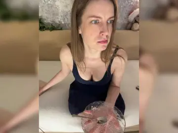 Incredible123  live sex cam