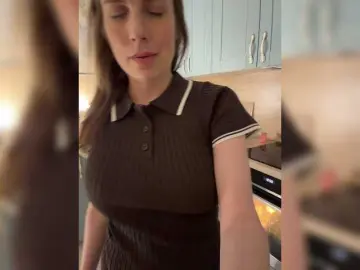 Incredible123  live sex cam