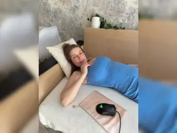 Incredible123  live sex cam