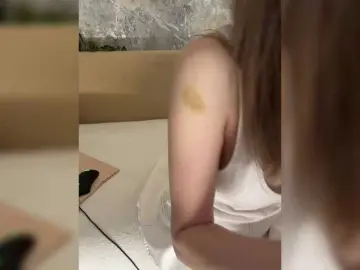 Incredible123  live sex cam