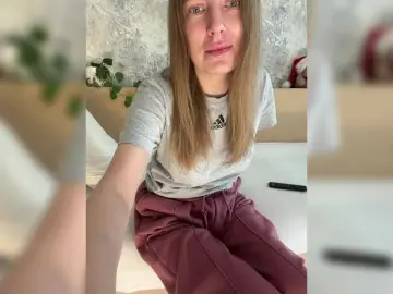 Incredible123  live sex cam