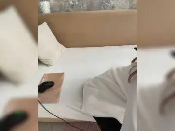 Incredible123  live sex cam