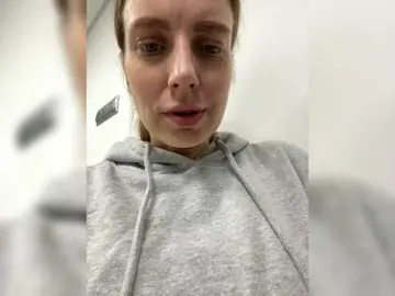 Incredible123  live sex cam