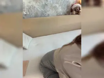 Incredible123  live sex cam