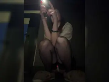 Incredible123  live sex cam
