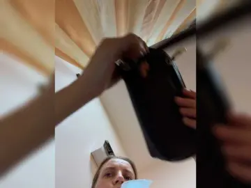 Incredible123  live sex cam