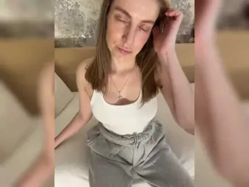 Incredible123  live sex cam