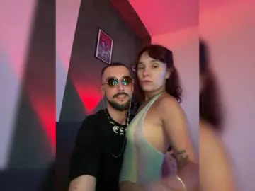 Josie-Den  live sex cam