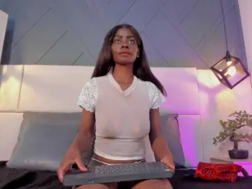 Mia-ferrarii  live sex cam