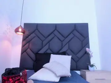 Mia-ferrarii  live sex cam