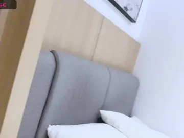 Pennycoco1  live sex cam