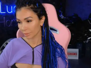 -BABAYAGA-  live sex cam