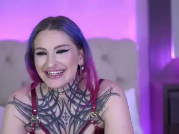 ElviraRae  live sex cam