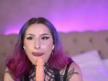 ElviraRae  live sex cam